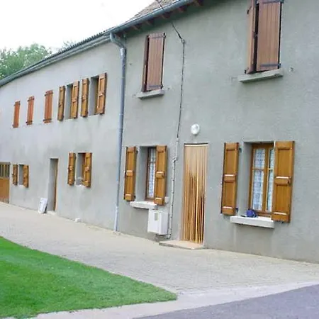 Au Pied Du Mont Lozere 1 *