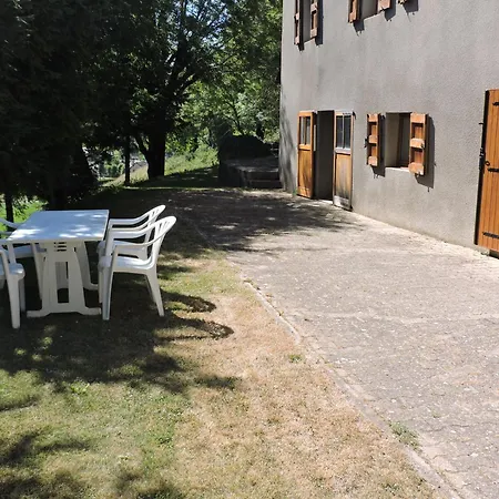 Au Pied Du Mont Lozere 1 Apartment